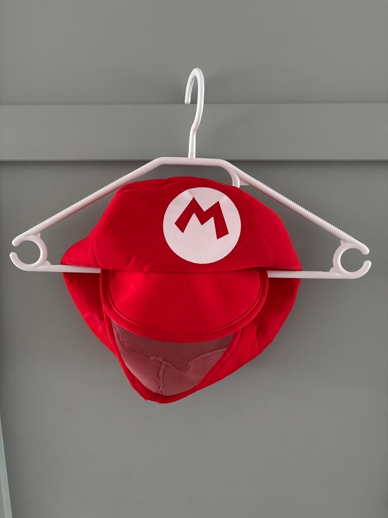 Rode Mario pet, Ophalen, Zo goed als nieuw, Jongen of Meisje