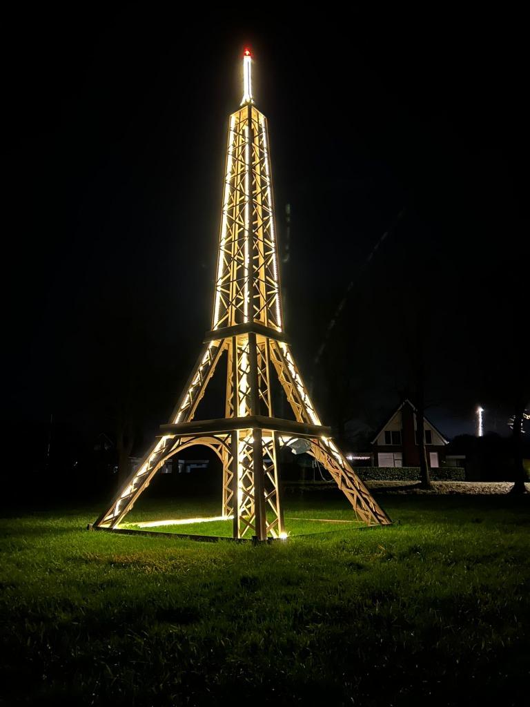 Eiffeltoren, standbouw, buurtversiering, Ophalen, Zo goed als nieuw