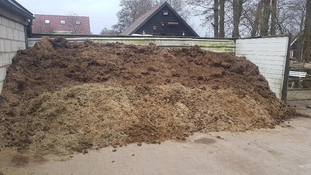 Paardenmest met vlas, Ophalen, Mest