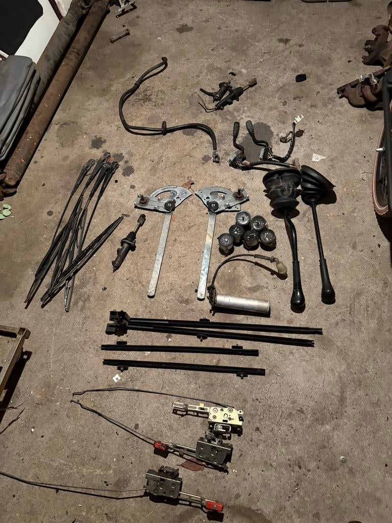 Mercedes t1 207 208 29  210 307 308 309 310 407 408 409 410, Ophalen of Verzenden