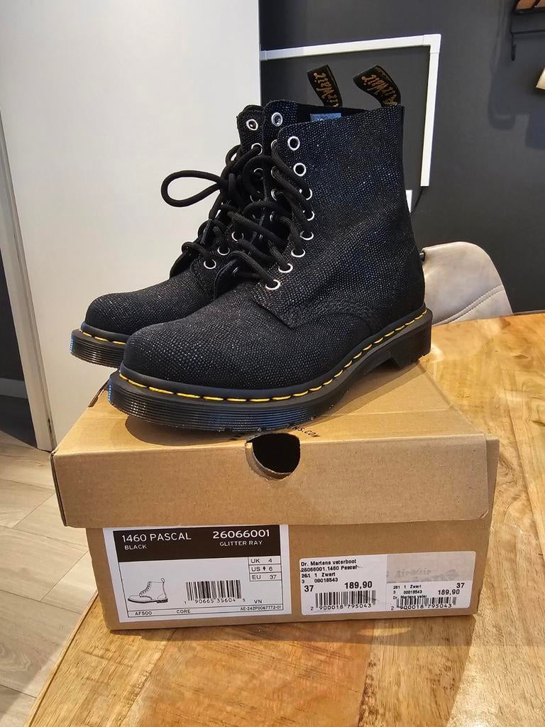 Nieuwe Dr. Martens 1460 Pascal Glitter - Maat 37, Kleding | Dames, Schoenen, Dr. Martens, Ophalen of Verzenden, Nieuw