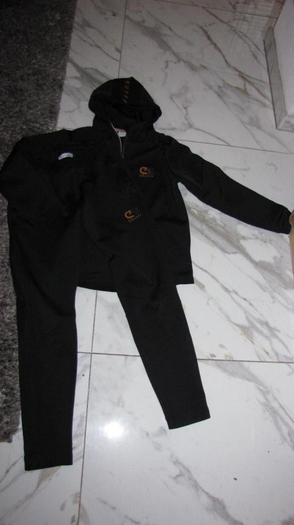 152 CRUYFF trainingspak, Kinderen en Baby's, Kinderkleding | Maat 152, Ophalen of Verzenden, Gebruikt, Jongen, Sport- of Zwemkleding