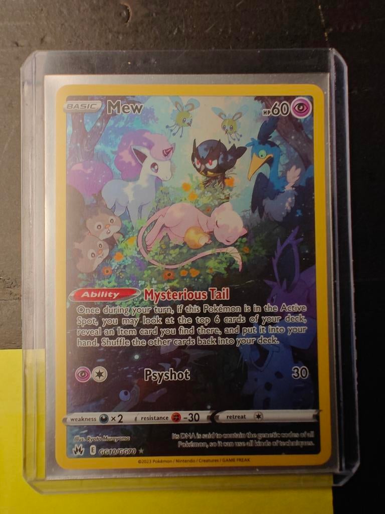 Pokemon Mew GG10/GG70 - Crown Zenith, Hobby en Vrije tijd, Verzamelkaartspellen | Pokémon, Zo goed als nieuw, Losse kaart, Foil