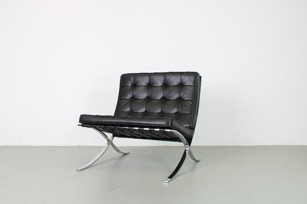Knoll Barcelona fauteuil, zwart leer, Huis en Inrichting, Fauteuils, Ophalen, Gebruikt, 50 tot 75 cm, Leer