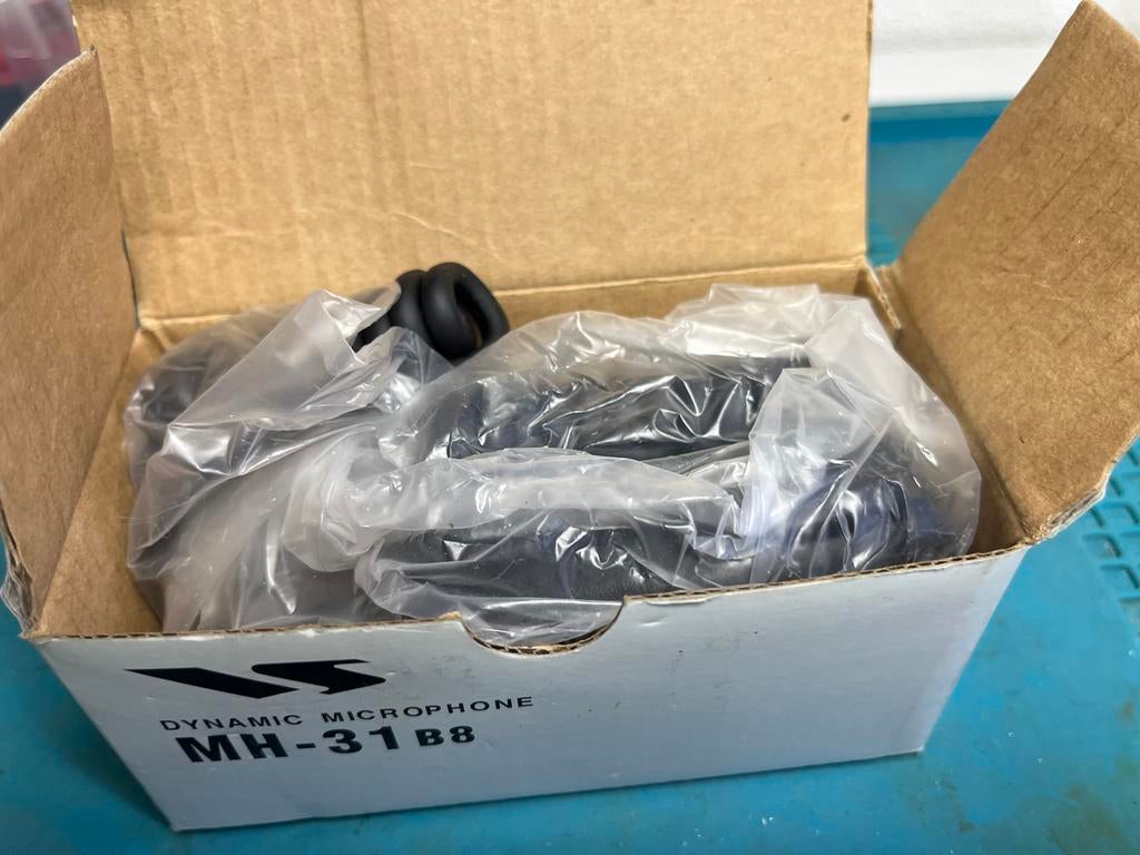 Yaesu MH-31BB Hand Microfoon - Nieuw in Doos, Ophalen of Verzenden, Nieuw, Overige typen