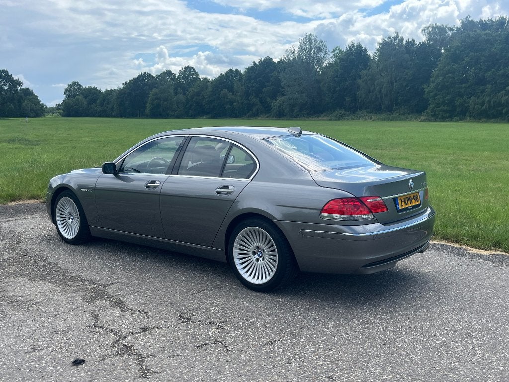 BMW 760i V12 | Adaptive Drive | ACC | Youngtimer, Auto's, BMW, Automaat, Achterwielaandrijving, Beige, 12 cilinders