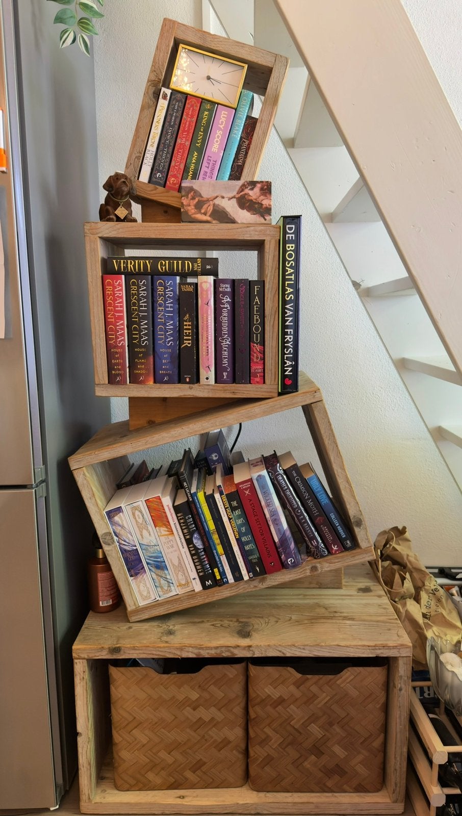 Zelfgemaakte houten boekenkast / robuuste houten kast, Huis en Inrichting, Kasten | Boekenkasten, Ophalen, 50 tot 100 cm, Zo goed als nieuw