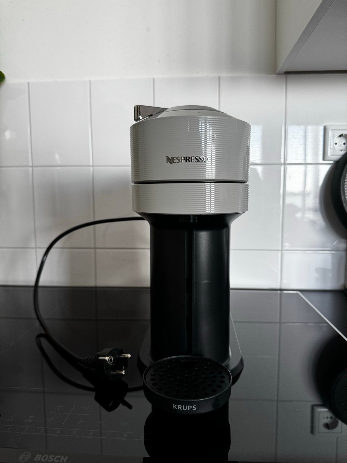 Nespresso Vertuo machine - Zo goed als nieuw, Ophalen, Koffiemachine, Zo goed als nieuw, 2 tot 4 kopjes