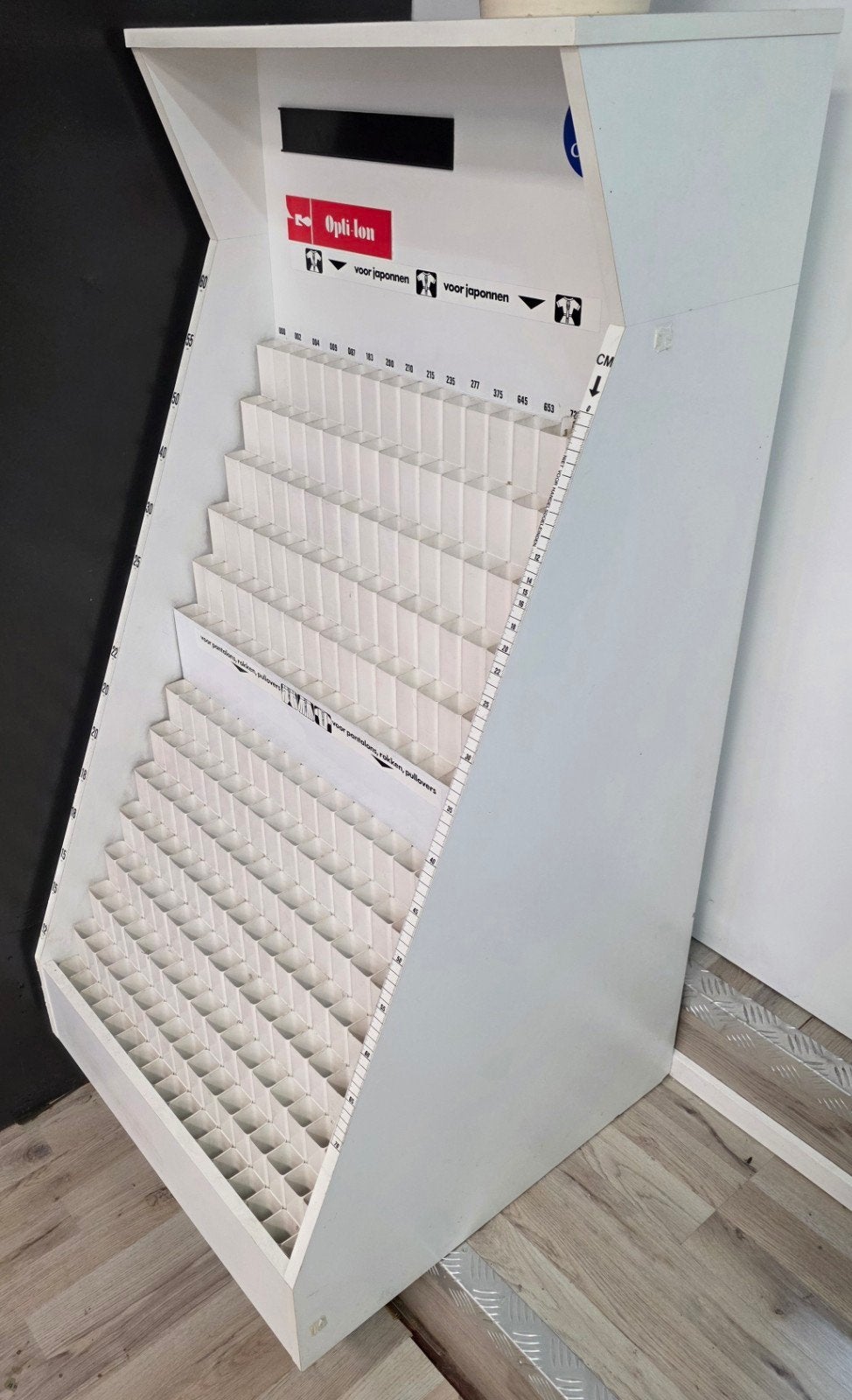mooie Opti ritsen kast, Ophalen, Zo goed als nieuw