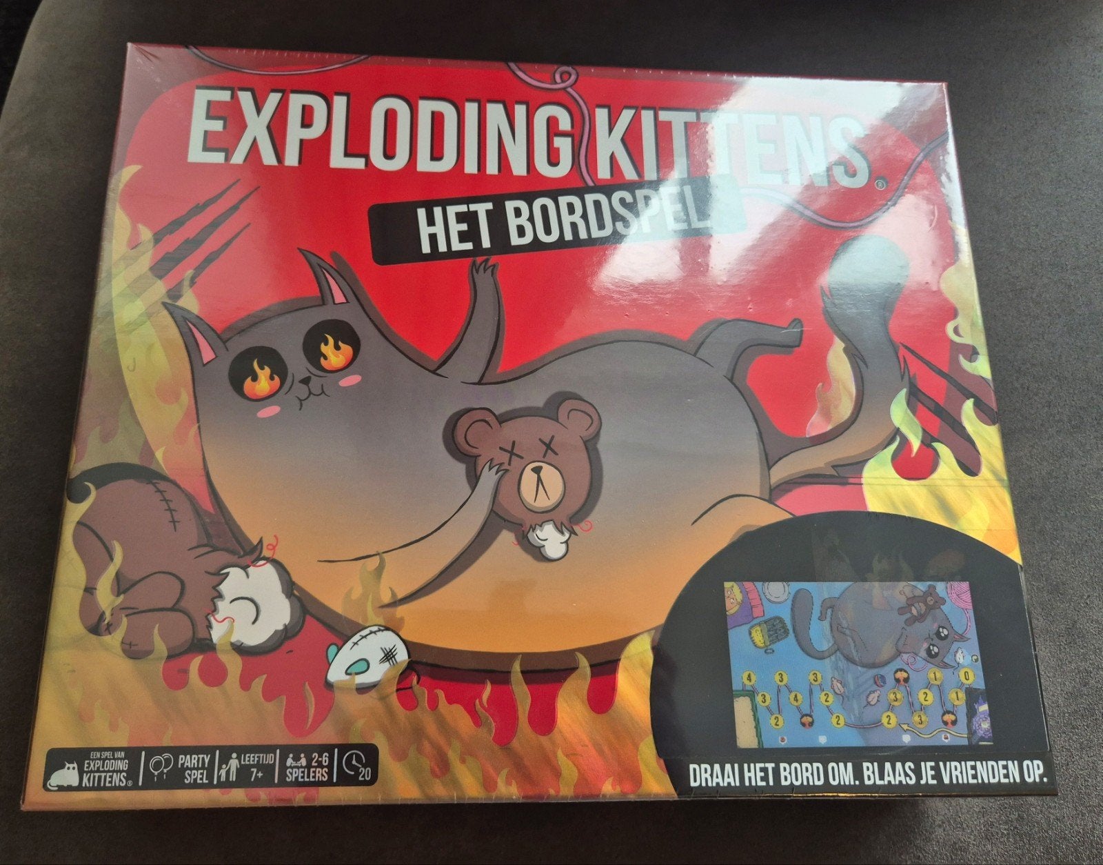 Exploding kittens het bordspel, Ophalen