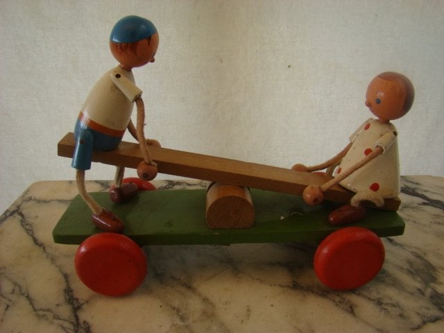 Vintage houten wipwap speelgoed met poppetjes, Ophalen of Verzenden, Gebruikt
