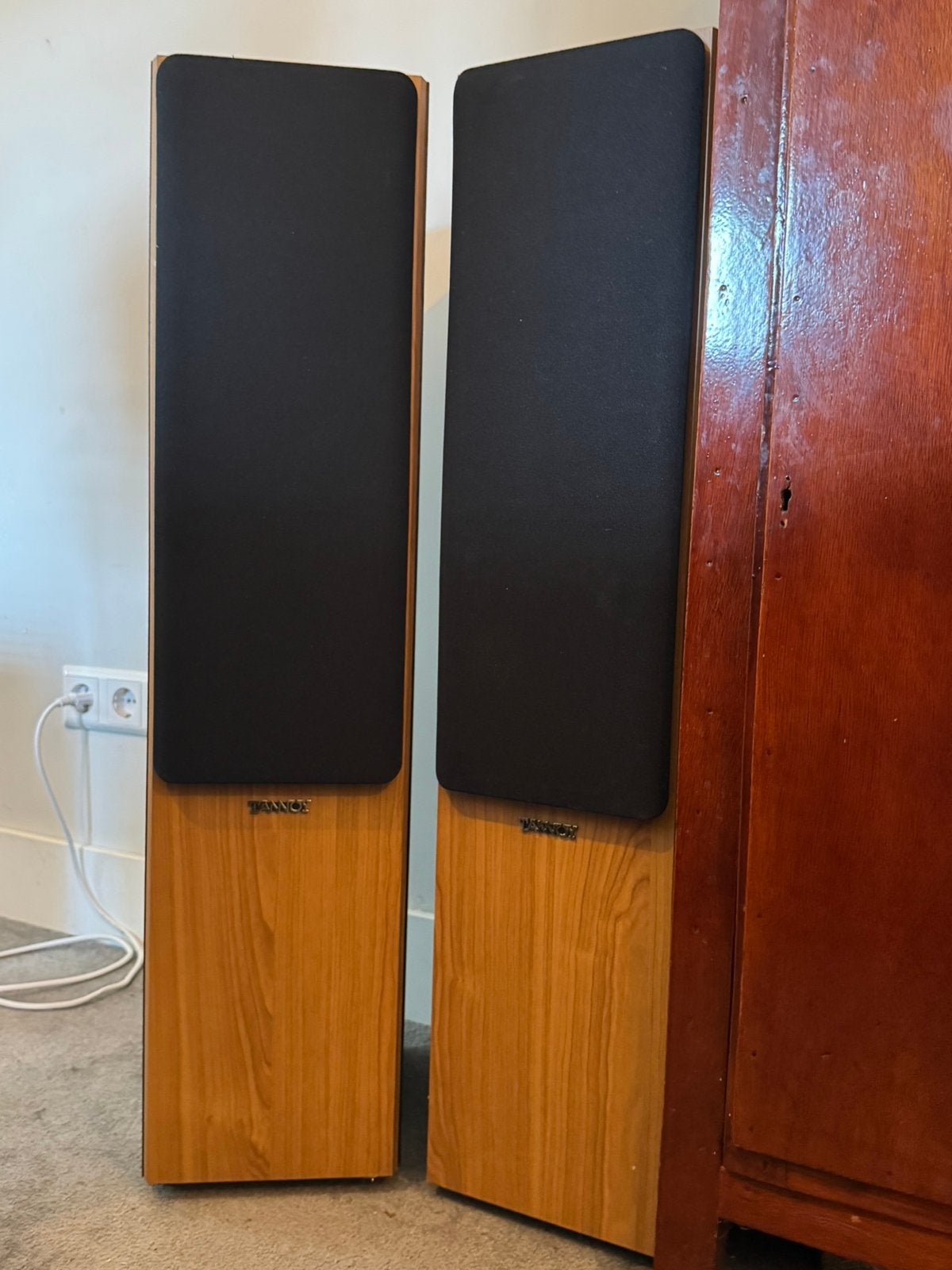 Tannoy Mercury M3 paar luidsprekers, Zo goed als nieuw, 60 tot 120 watt, Front, Rear of Stereo speakers, Ophalen