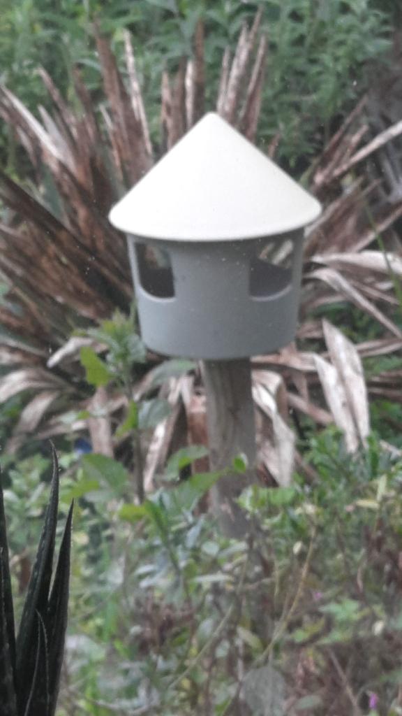 2 vogelhuisjes op paal, Tuin en Terras, Vogelhuisjes en Vogelbaden, Ophalen, Gebruikt