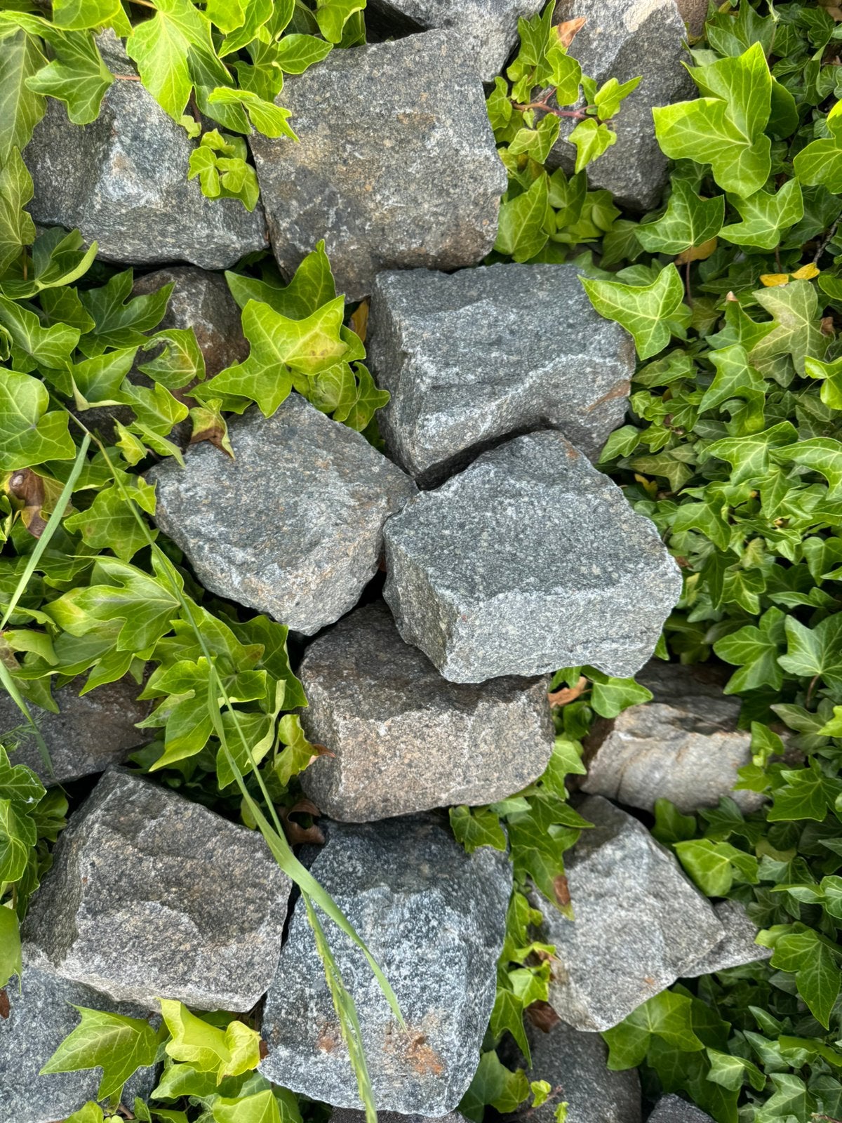 Kinderkopjes kasseien rotsen, Ophalen, Zo goed als nieuw, Graniet