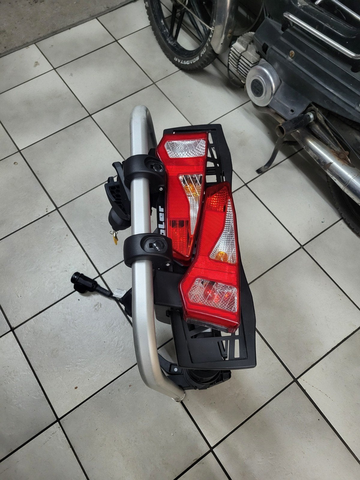 Fietsendrager uebler f24 elektrische fietsen, Auto diversen, Fietsendragers, Ophalen of Verzenden
