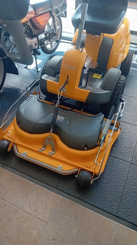 nieuw Maaidek combi 85 95  stiga villa frontmaaier zitmaaier, Tuin en Terras, Grasmaaiers, Cirkelmaaier, Stiga, Nieuw, Mulchfunctie