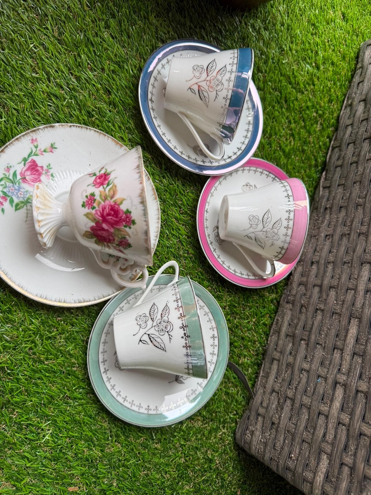 Vintage theekopjes met schotels - set van 4, Ophalen of Verzenden