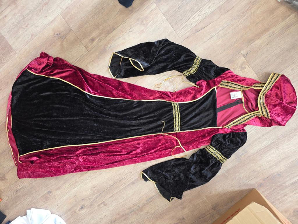 Middeleeuwse jurk rood/zwart met gouden accenten, Kleding | Dames, Carnavalskleding en Feestkleding, Gedragen, Carnaval, Maat 38/40 (M)