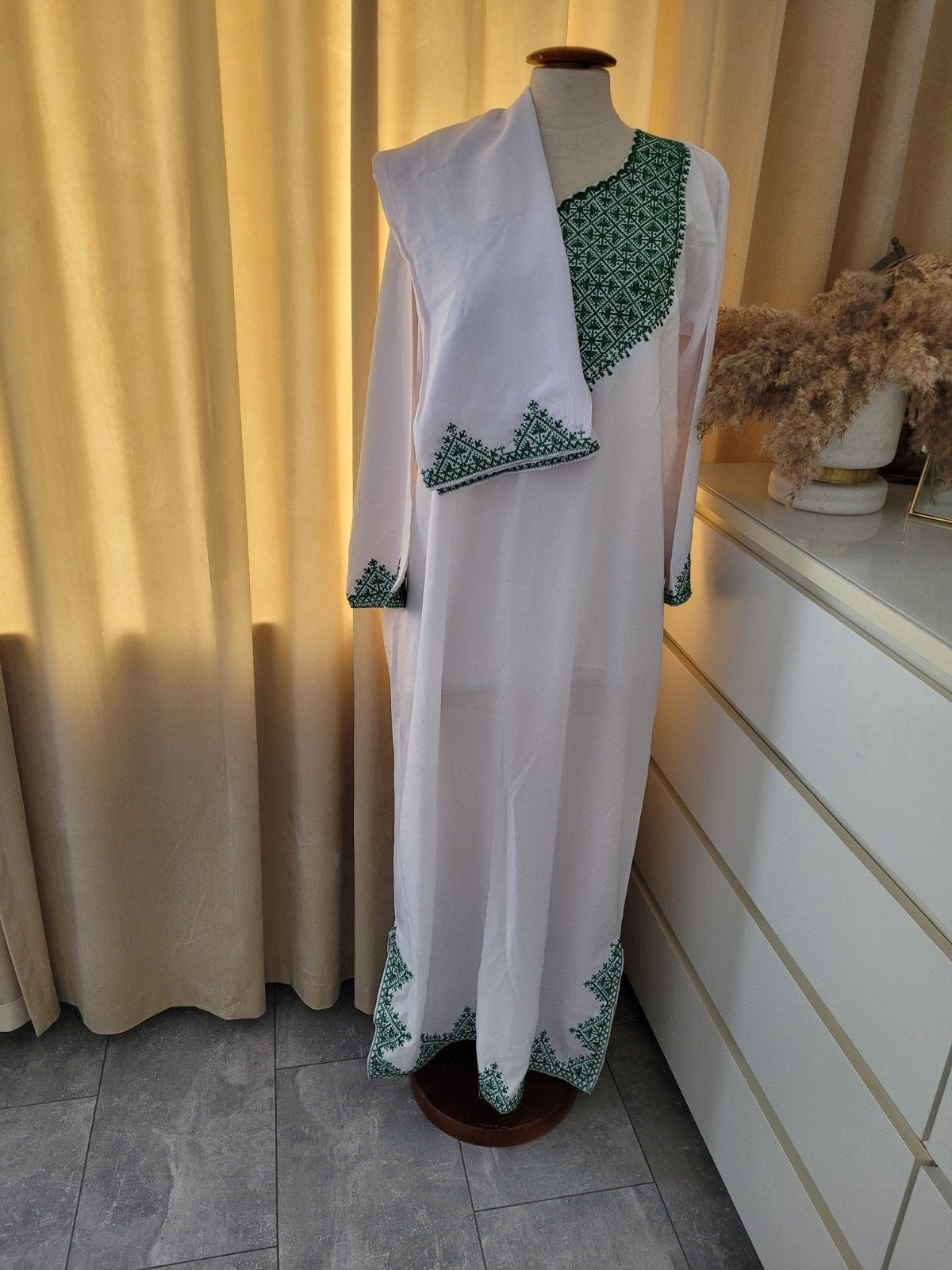 Witte Kaftan met Groen Borduurwerk - Nieuw, Maat 38/40 (M), Wit, Nieuw, Ophalen of Verzenden