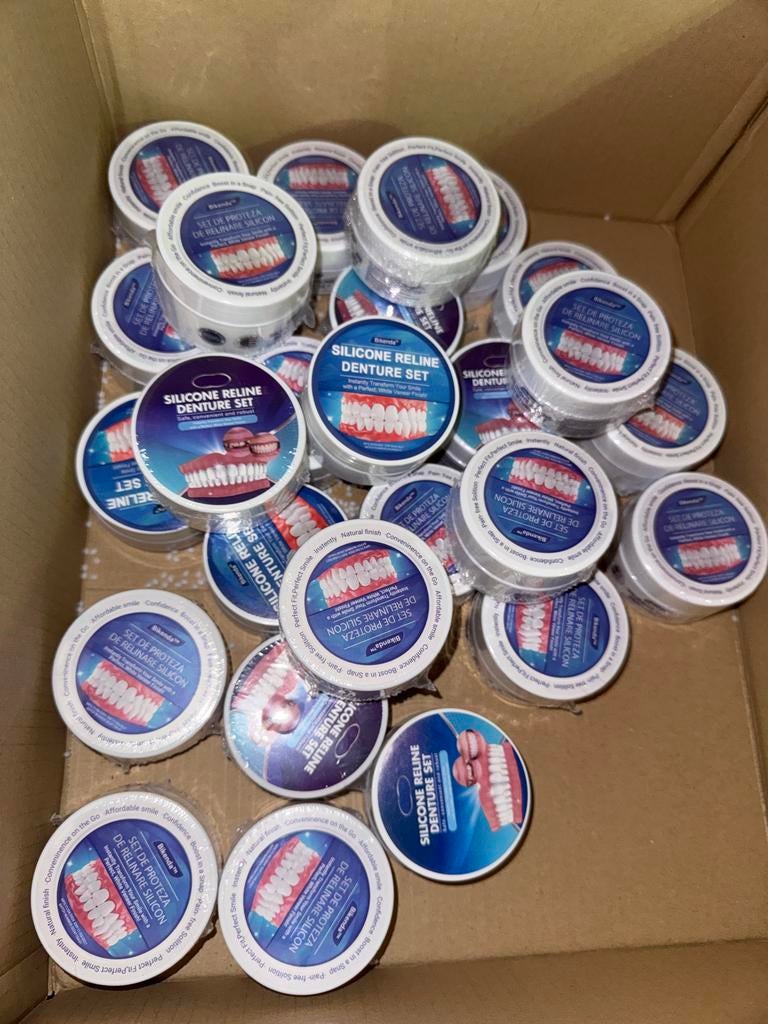 Nieuwe doosjes met nep tanden met wax, Verzenden, Nieuw, Gehele gezicht, Overige typen