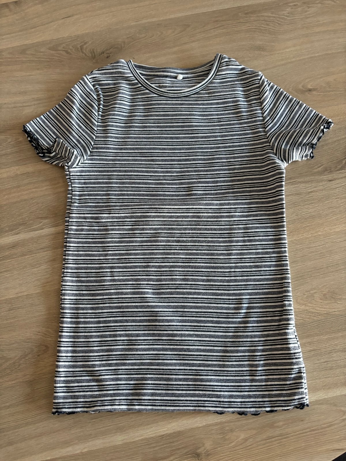 Gestreepte T-shirt van Name It - Maat 134/140, Ophalen of Verzenden, Zo goed als nieuw, Jongen of Meisje, Shirt of Longsleeve