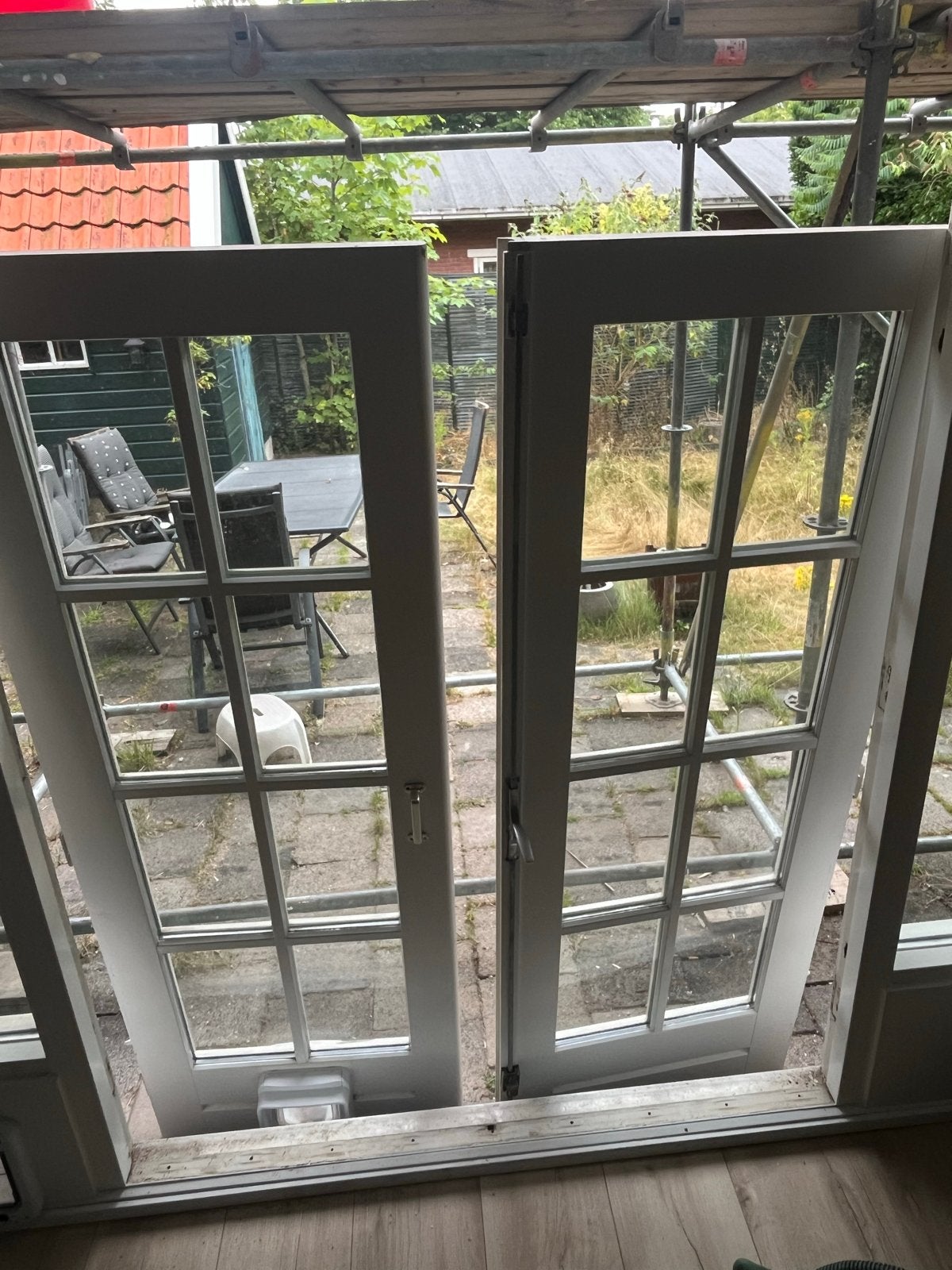 Stolpstel met glas en kattenluik, Gebruikt, Buitendeur, 200 tot 215 cm, Hout