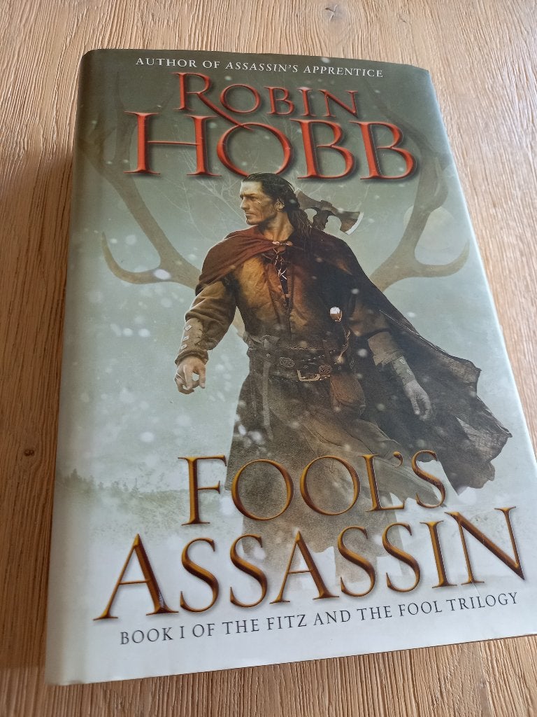 Robin Hobb: Fool’s Assassin (Fitz and the Fool - Book one), Ophalen of Verzenden, Gelezen