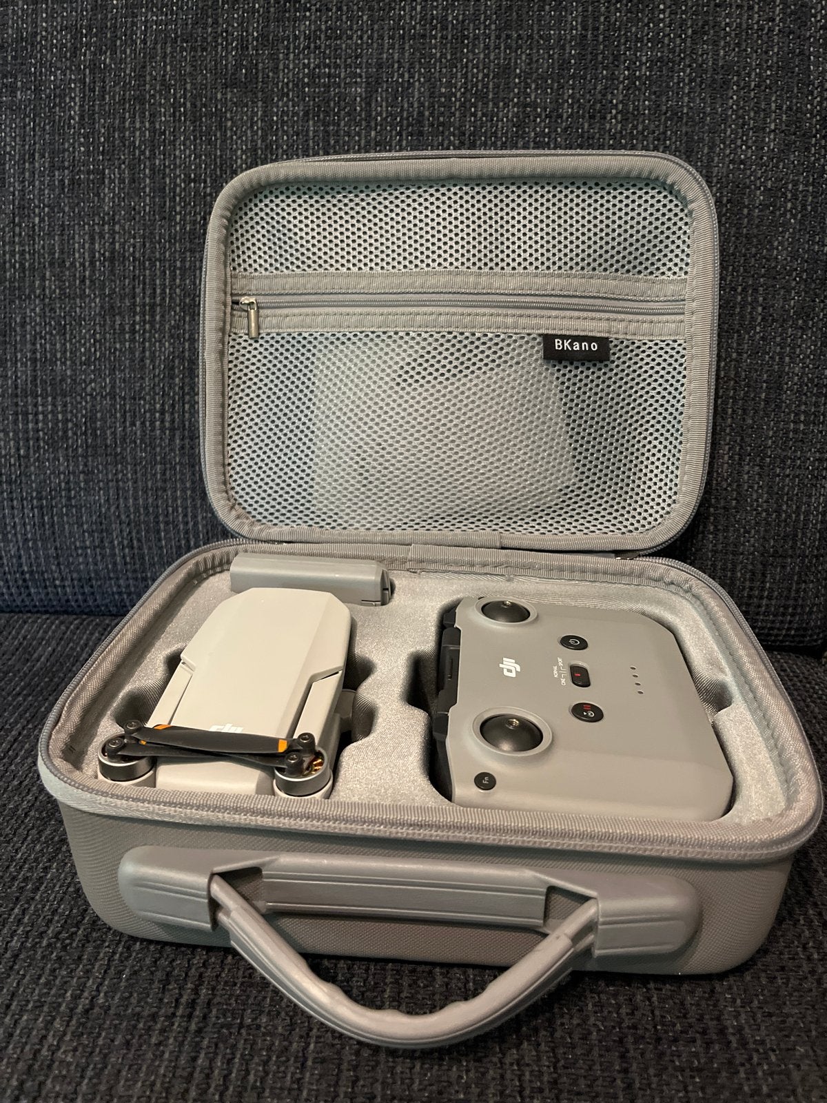 Drone set met afstandsbediening en batterij in koffer, Cameradrone, Extra accu('s), Zo goed als nieuw, 1 tot 5 kilometer