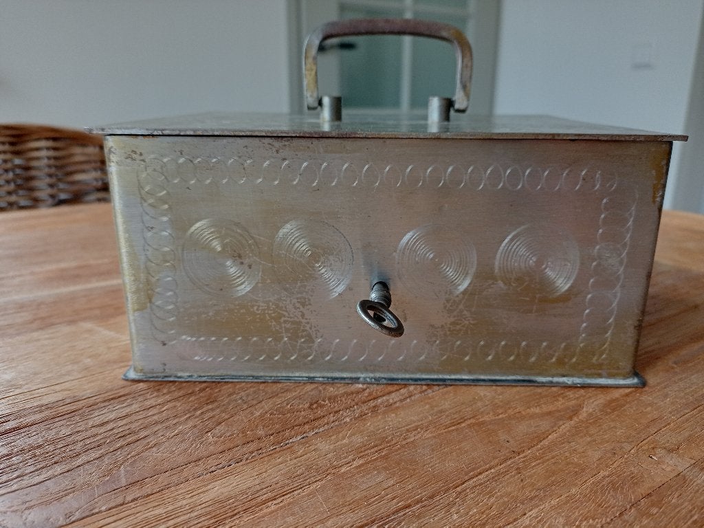 1 mooie metalen Beaumont geldkist met geometrische figuren, Ophalen of Verzenden, Gebruikt