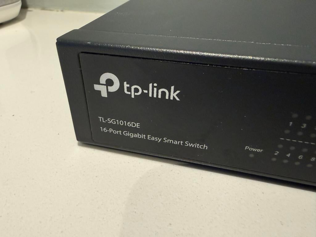 TP-Link TL-SG1016DE 16-Poorts Gigabit Easy Smart Switch, Ophalen of Verzenden, Zo goed als nieuw