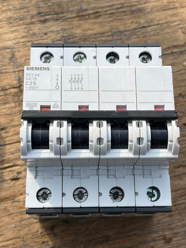 Siemens 5SY44 MCB C25 400V - 4-polige automaat, Ophalen of Verzenden, Nieuw, Overige typen