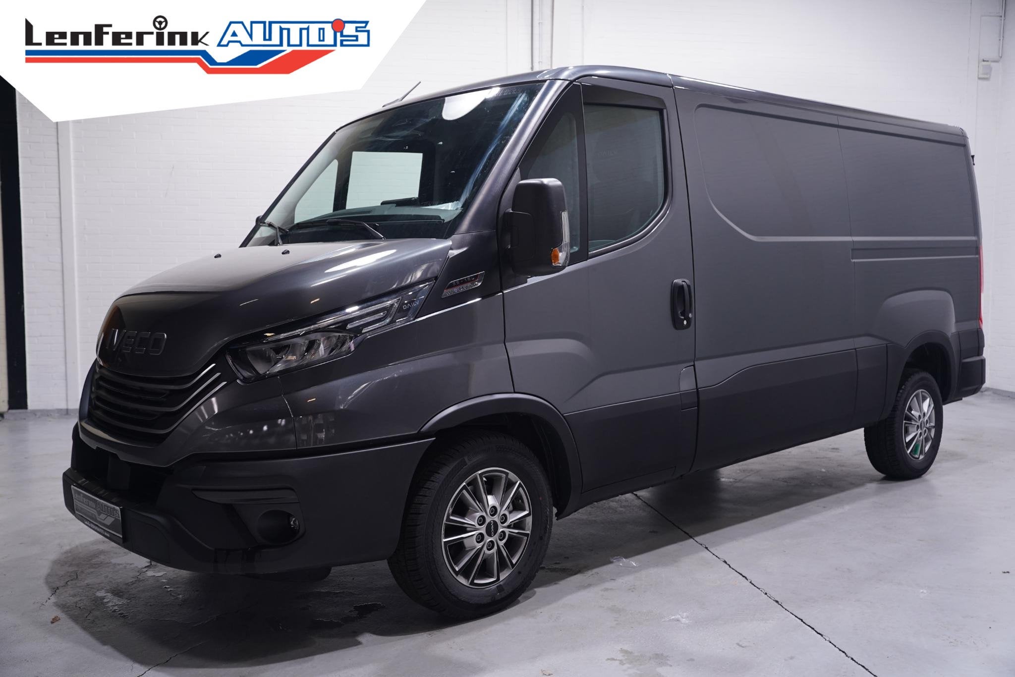 Iveco Daily 35S18 180 pk Aut. L2H1 Laag Dak Nwe Model, Nieuw, Auto's, Automaat, Gebruikt, Iveco, 179 pk