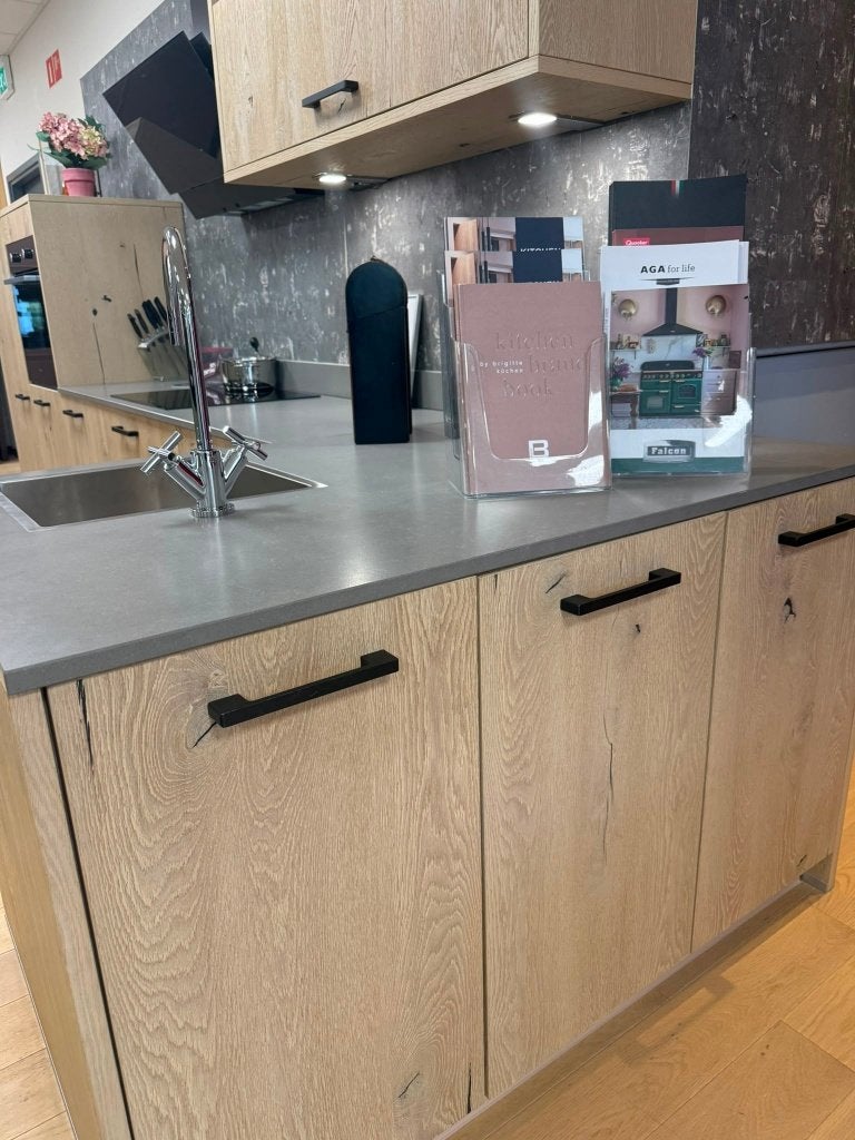 NIEUW Showroom keuken Brigitte houtfineer met composiet blad, Ophalen, Bruin, Overige typen, Nieuw