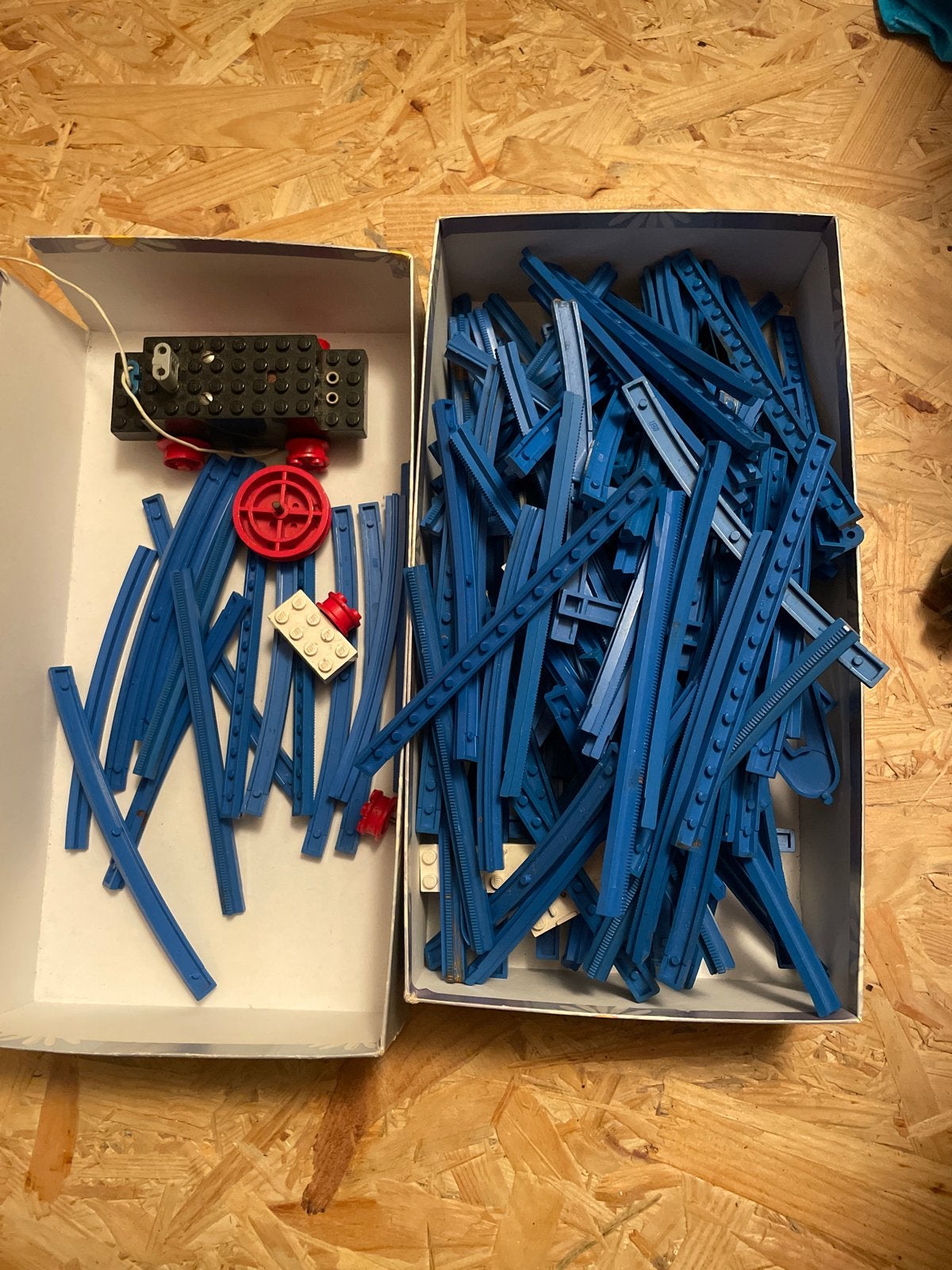 Oude Lego treinspoor met motor en diverse rails, Kinderen en Baby's, Speelgoed | Duplo en Lego, Gebruikt, Lego, Overige typen