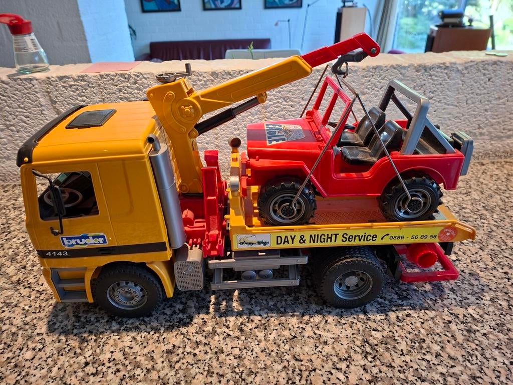 Bruder takelwagen met jeep., Ophalen, Gebruikt