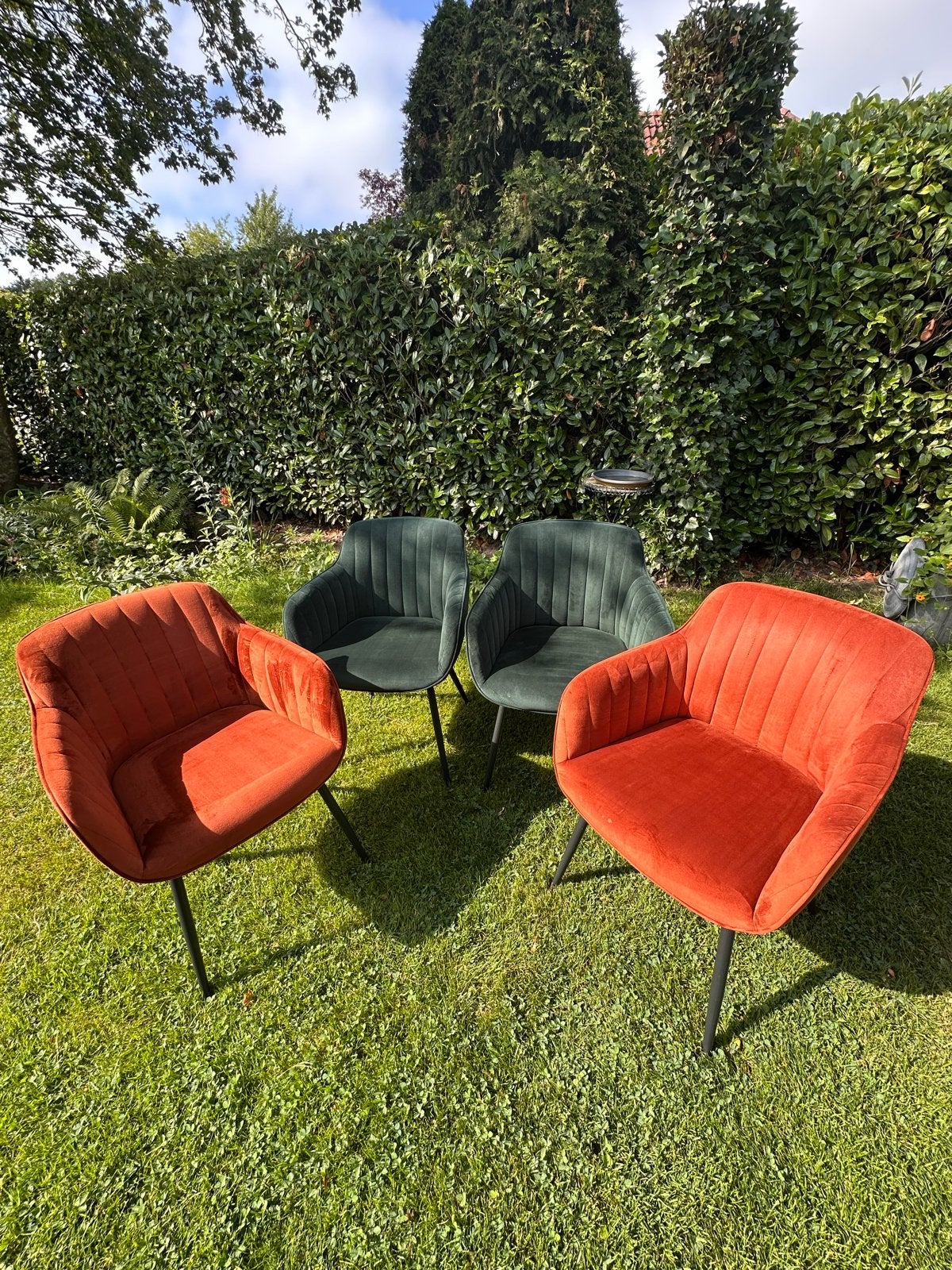 Set van 4 fluwelen stoelen: 2x terracotta , 2x groen, Huis en Inrichting, Ophalen, Gebruikt, Overige kleuren, Vier