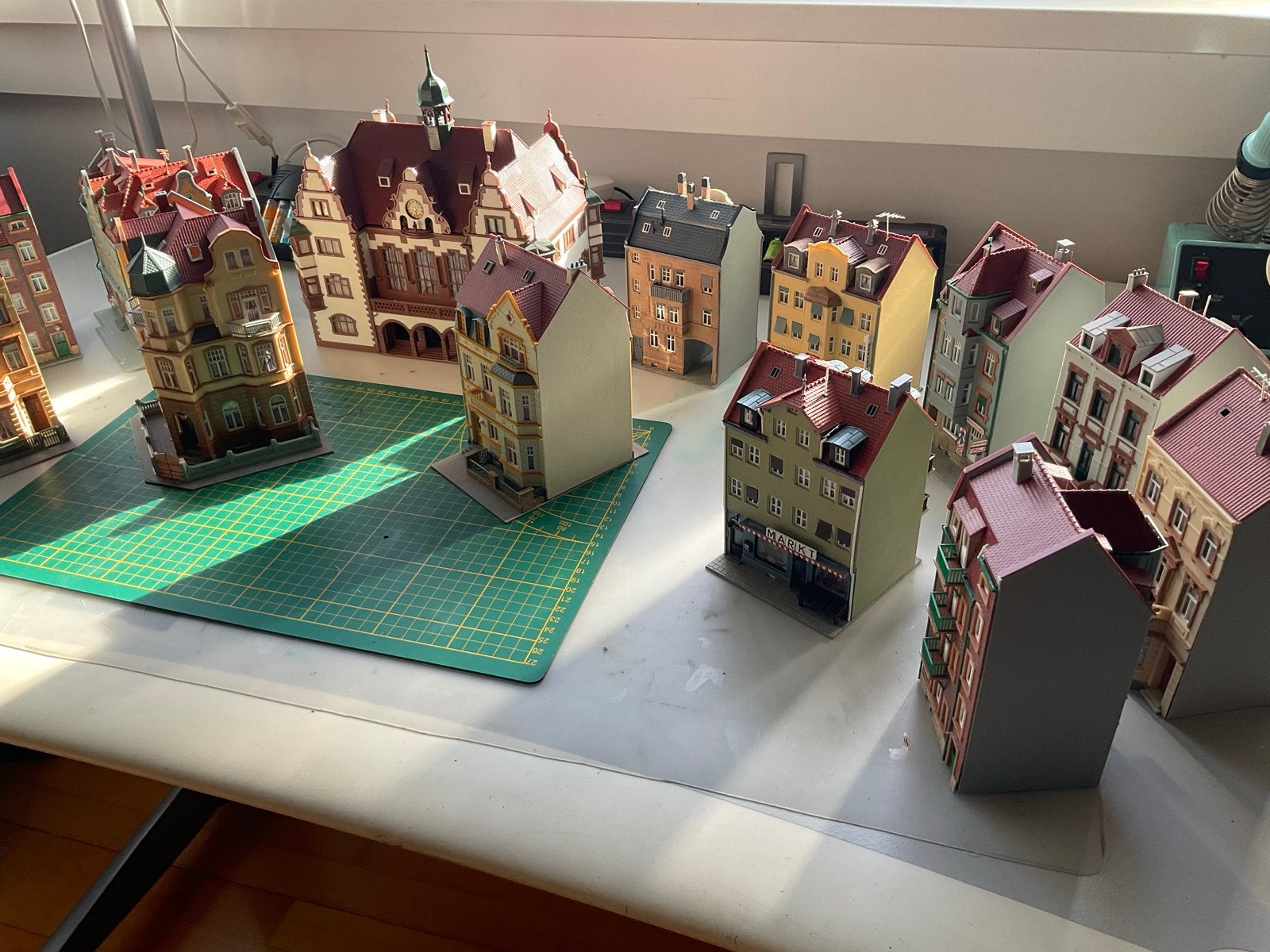 Diverse modelbouw gebouwen en kermisattracties, Ophalen, Gebruikt, 1:144 of kleiner