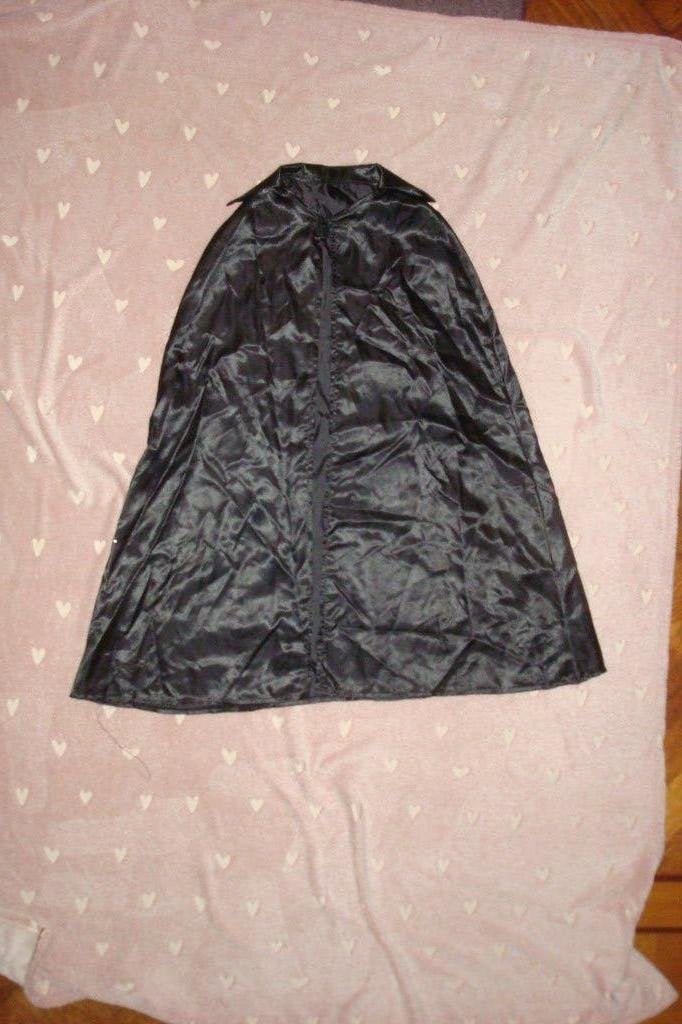 Halloween dracula cape met kraag, zwart, maat 128/146, Ophalen of Verzenden, Zo goed als nieuw, 134 t/m 140, Jongen