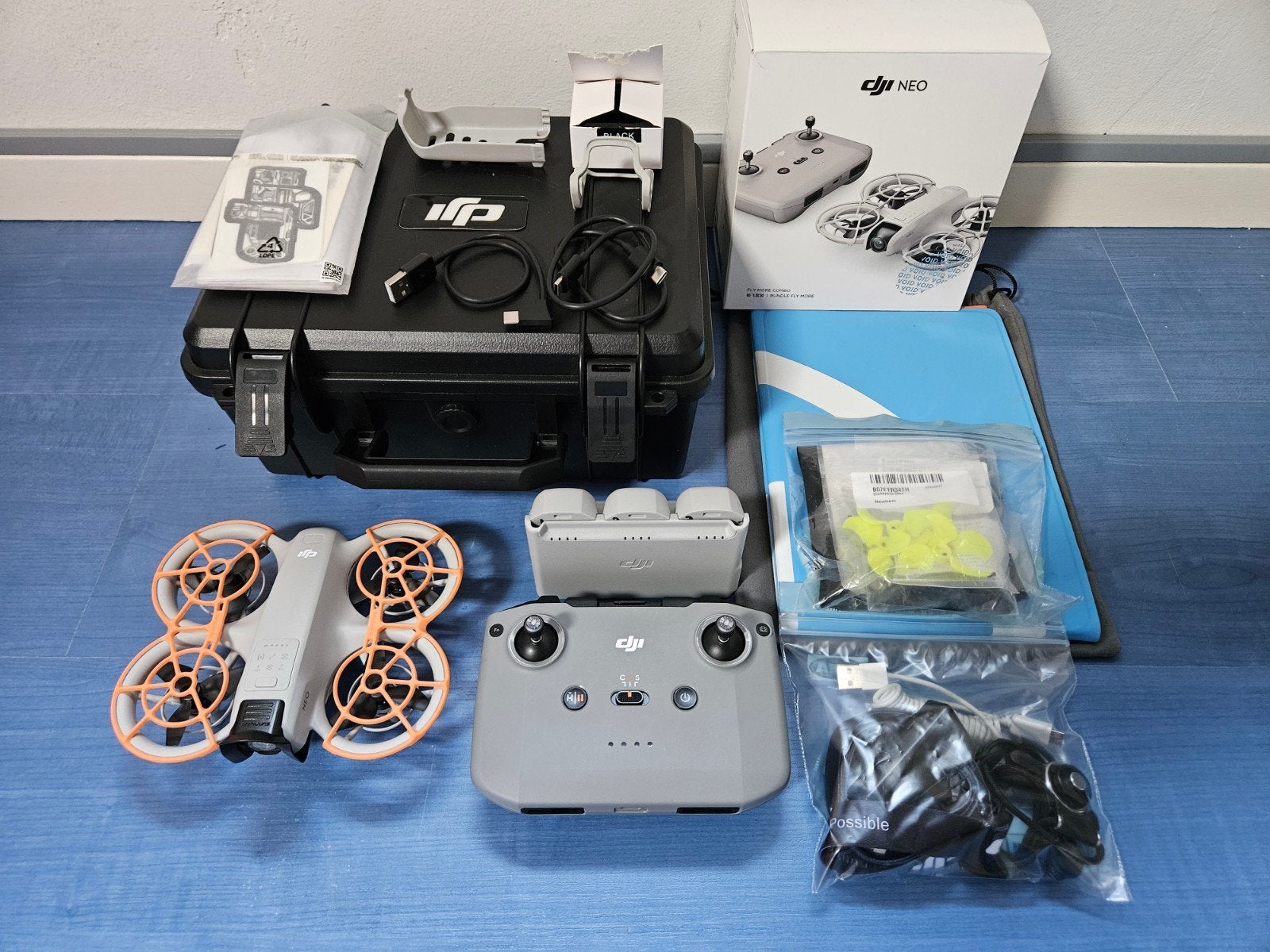 DJI Neo fly more combo nieuwstaat, Cameradrone, Ophalen of Verzenden, Zo goed als nieuw, DJI