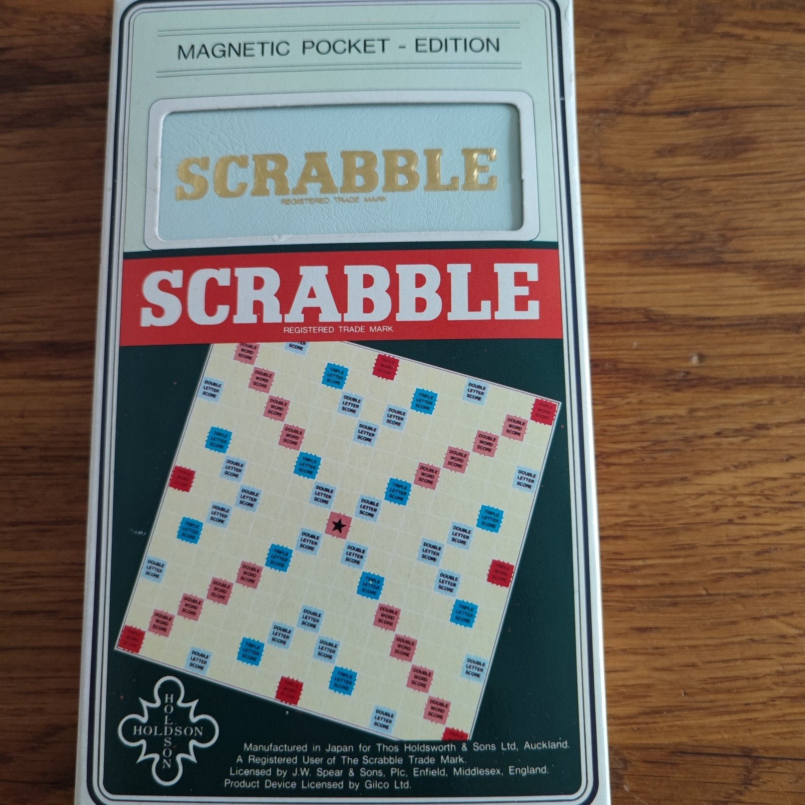 Scrabble Reiseditie - Magnetisch Zakformaat Spel, Hobby en Vrije tijd, Gezelschapsspellen | Bordspellen, Ophalen of Verzenden