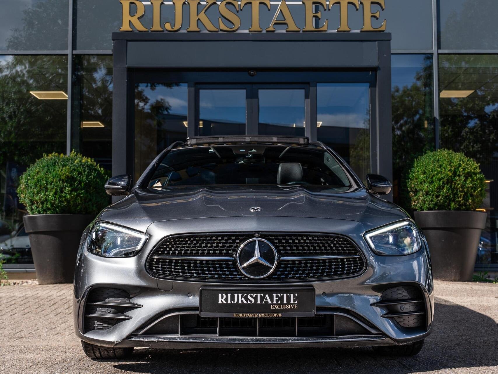 Mercedes E-klasse Estate E200 AMG Line|PANO|NAP|MEMORY|360°, Auto's, Mercedes-Benz, Achterwielaandrijving, Gebruikt, 4 cilinders