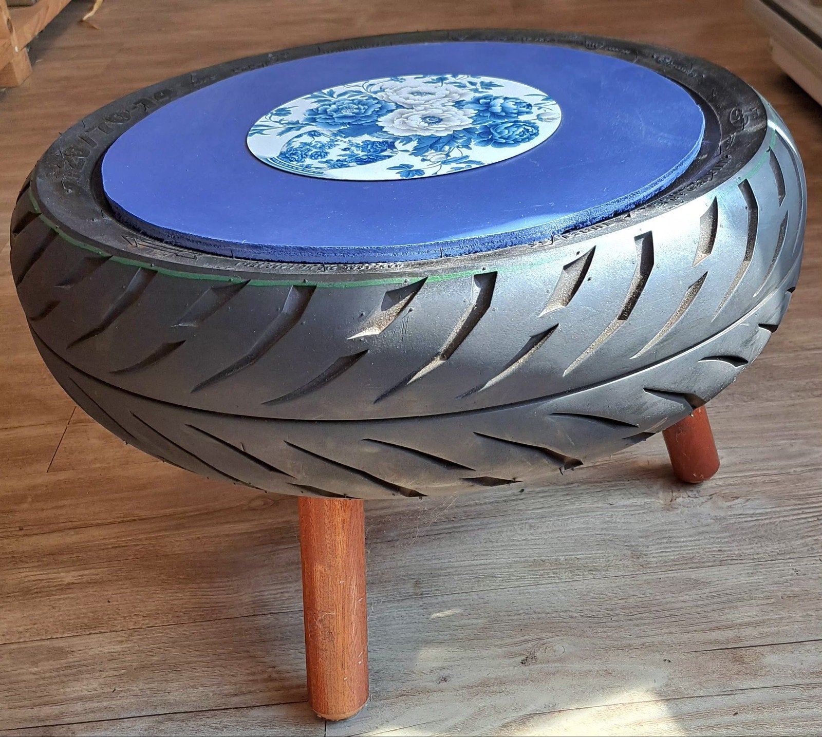 Aparte BIJZETTAFELTJES van banden, Overige materialen, Minder dan 55 cm, Rond, Nieuw