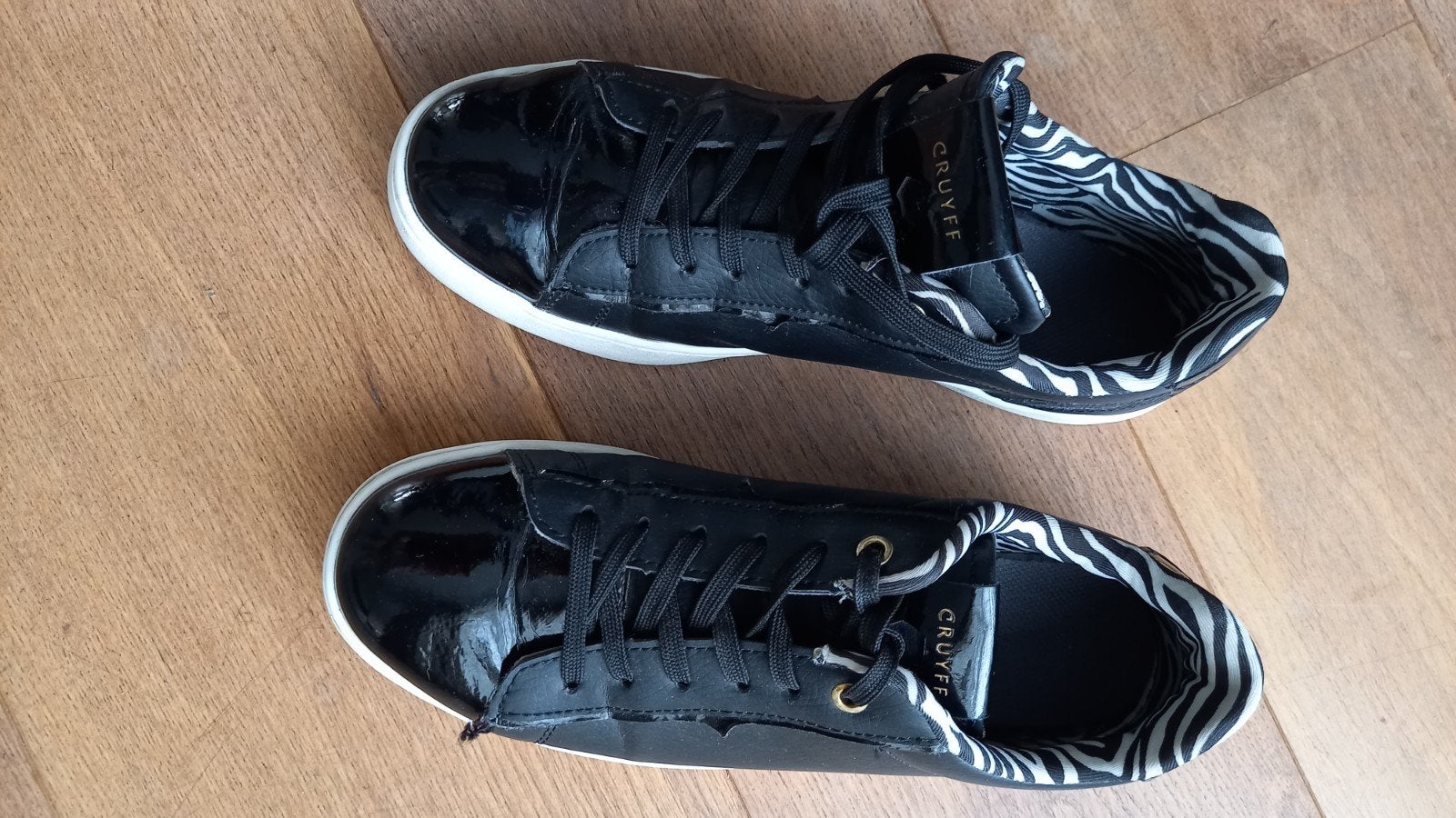 CRUYFF SNEAKERS MAAT 40., Kleding | Dames, Zwart, Ophalen of Verzenden, Sneakers of Gympen, Gedragen