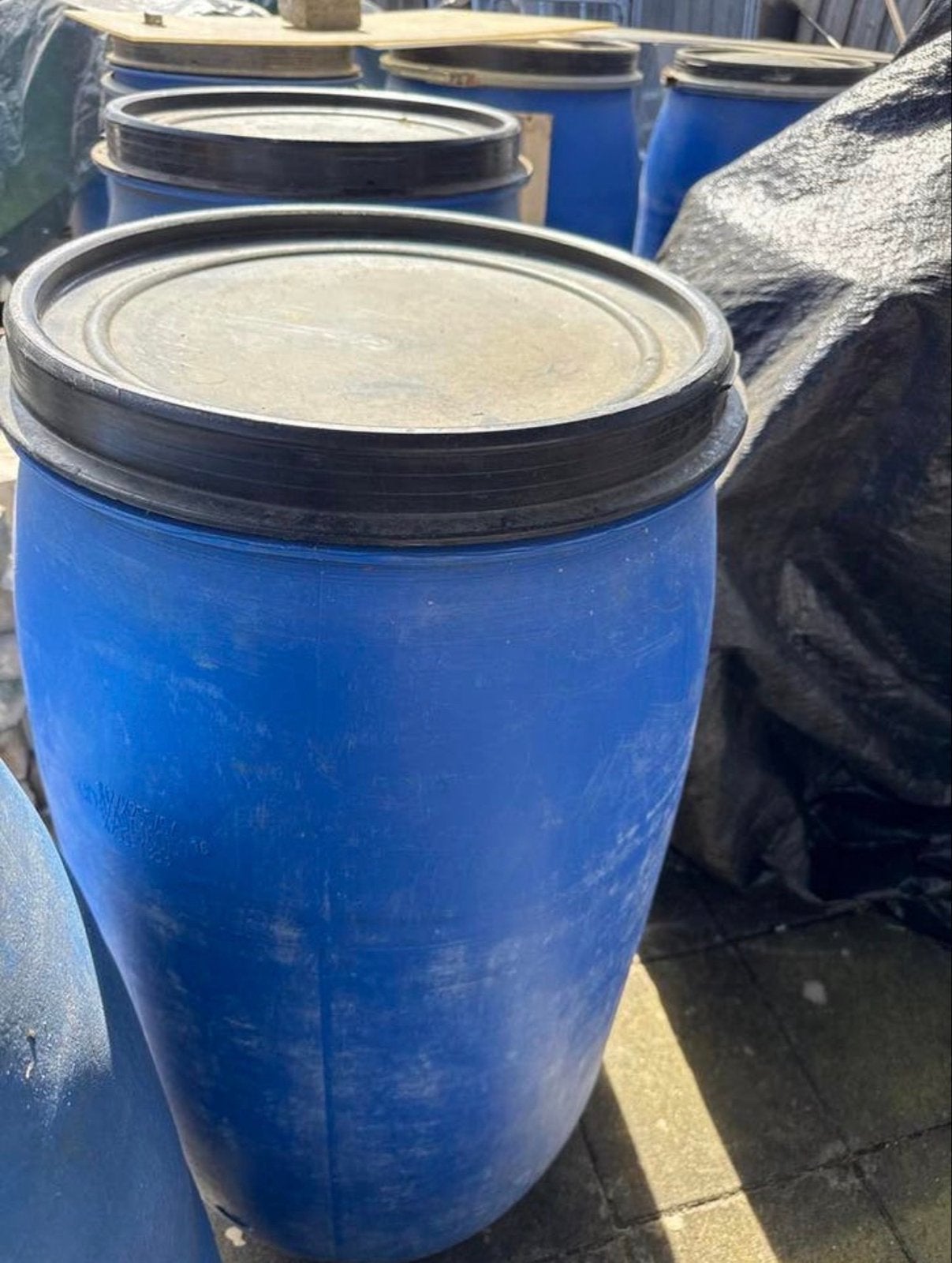 Blauwe vaten van meer dan 200 liter, Ophalen, Gebruikt
