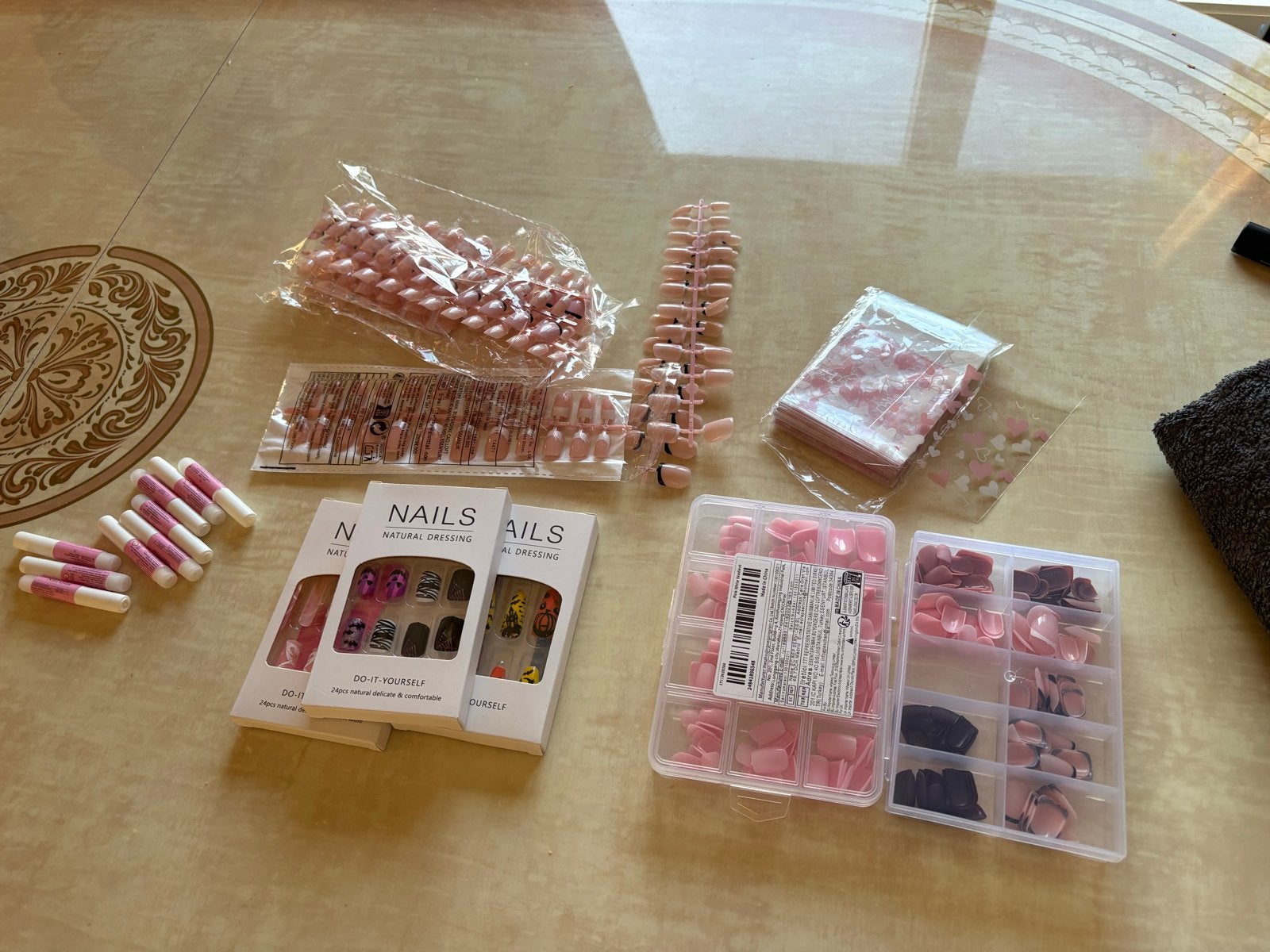 Party sieraden oorbellen ringen nagels, lijm en cadeauzskjes, Overige materialen, Overige kleuren, Nieuw, Ophalen of Verzenden