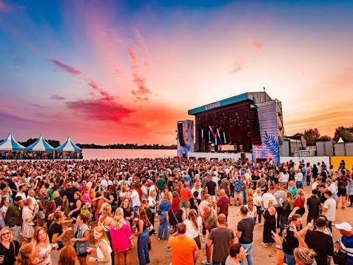 2 entreetickets voor festival Strand, Twee personen