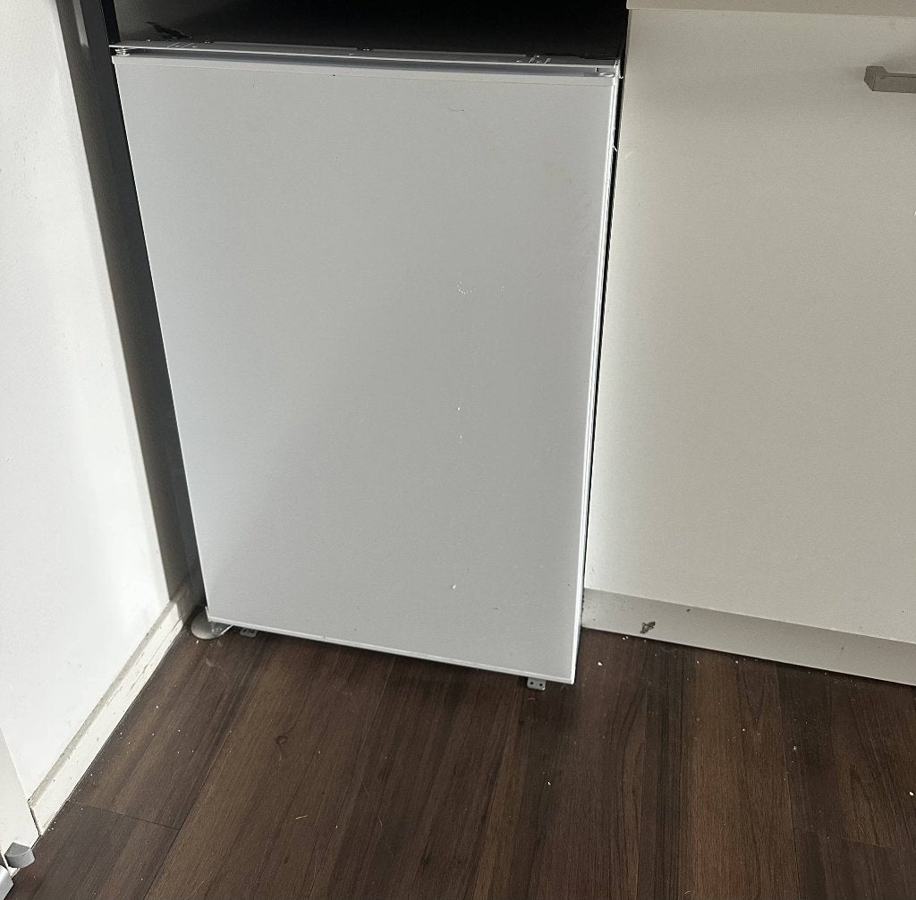 Candy Inbouw Koelkast met Vriesvak – Wit, Witgoed en Apparatuur, Koelkasten en IJskasten, 100 tot 150 liter, Zo goed als nieuw