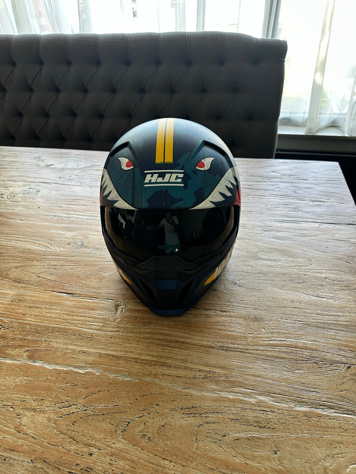HJC Motorhelm met uniek design, Motoren, Heren, HJC, Ophalen of Verzenden, Integraalhelm