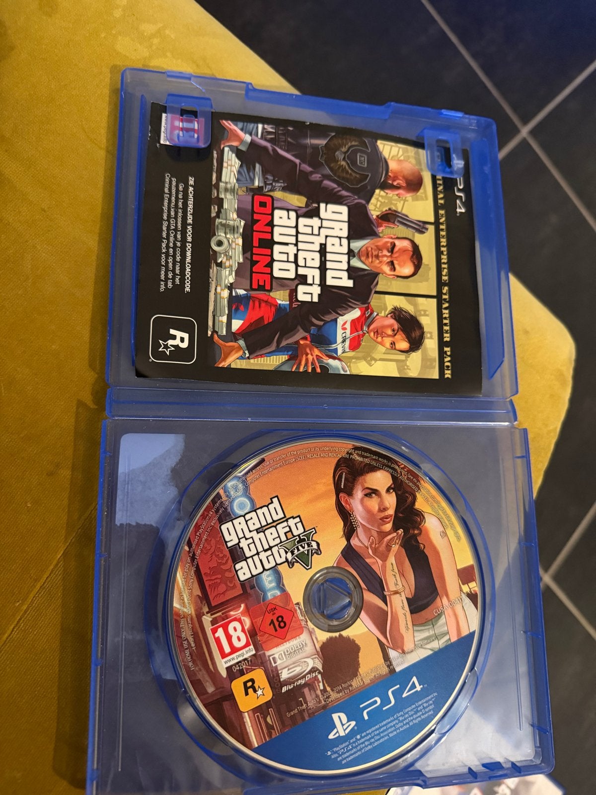 Grand Theft Auto V (GTA 5) PS4 - Zo goed als nieuw, Spelcomputers en Games, Avontuur en Actie, Online, Vanaf 18 jaar, Ophalen of Verzenden