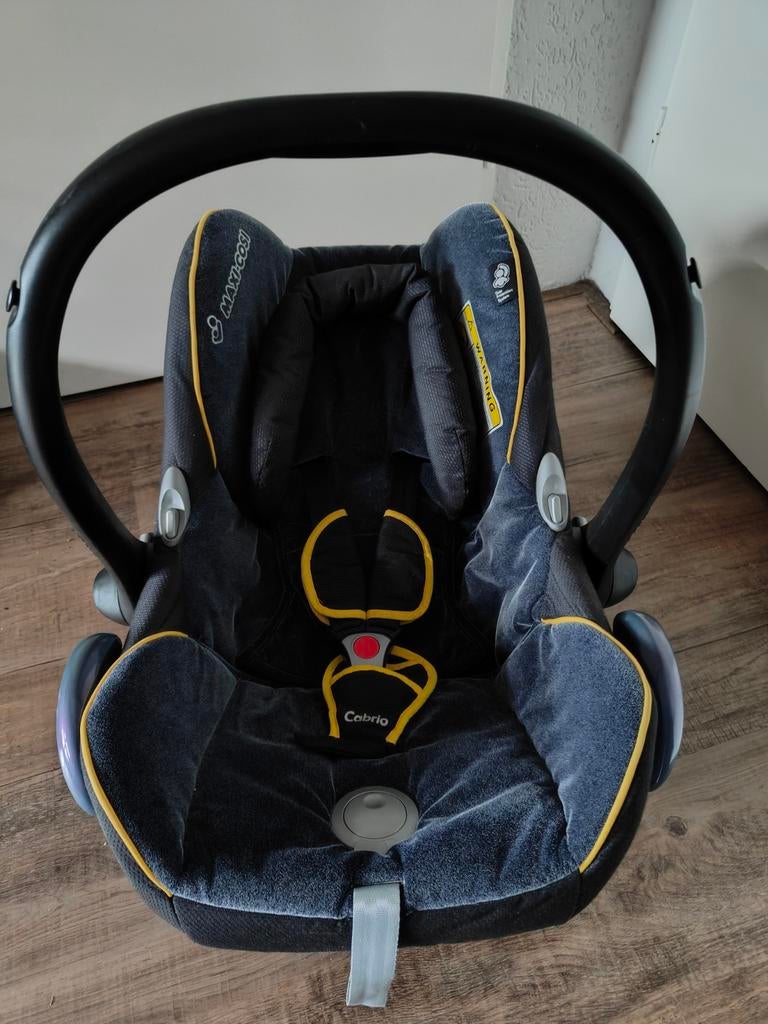 Maxi-Cosi Cabrio autostoeltje, Ophalen, Autogordel, Zo goed als nieuw, 0 t/m 13 kg